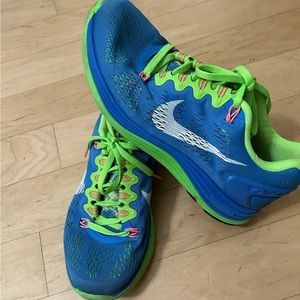 Nike running shoes size 7 womens